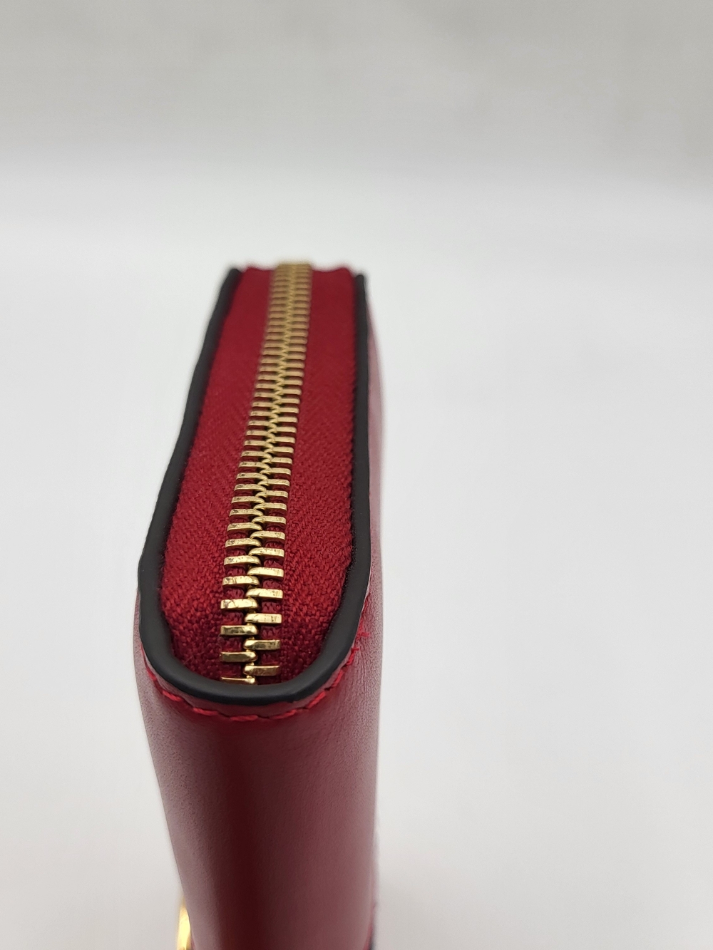 GUCCI Calfskin Sylvie Zip Around Long Wallet Hibiscus Red 476083. Authentic.. - Picture 5 of 16